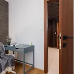 Diamond By Renters Prestige * Cracovia