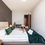 Diamond By Renters Prestige * Cracovia